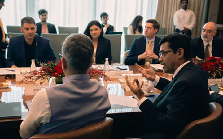 C-Suite Appointment Portraits Mumbai Mumbai Photography Senior leadership roundtable in active discussion
