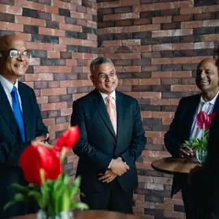 Onsite Real-Time PR Photography & Live Media Delivery Stakeholder moments - Asia Leader Series option 4